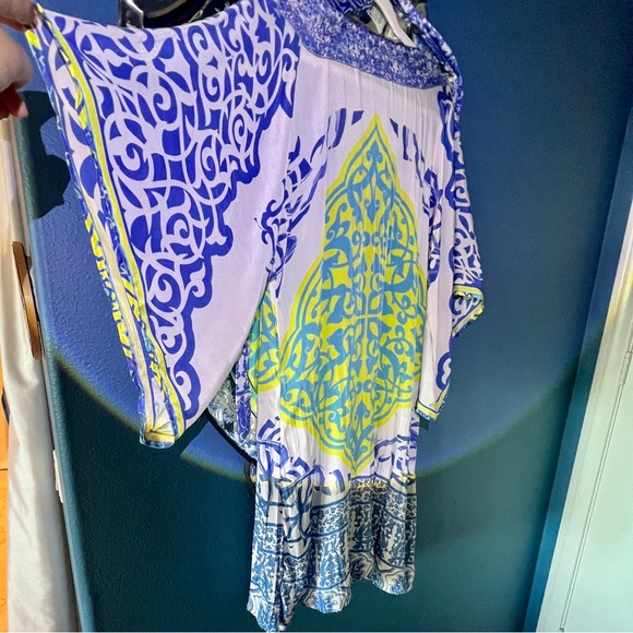 100% Silk dress with beading and a sash. Beautiful dress - formal or casual. - Picture 9 of 10